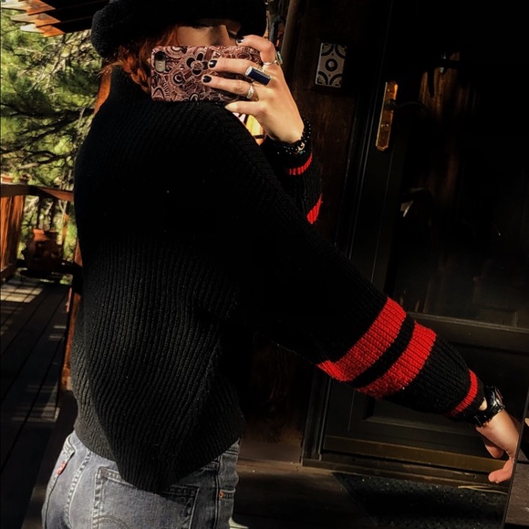 Express Sweater - Picture 2 of 5